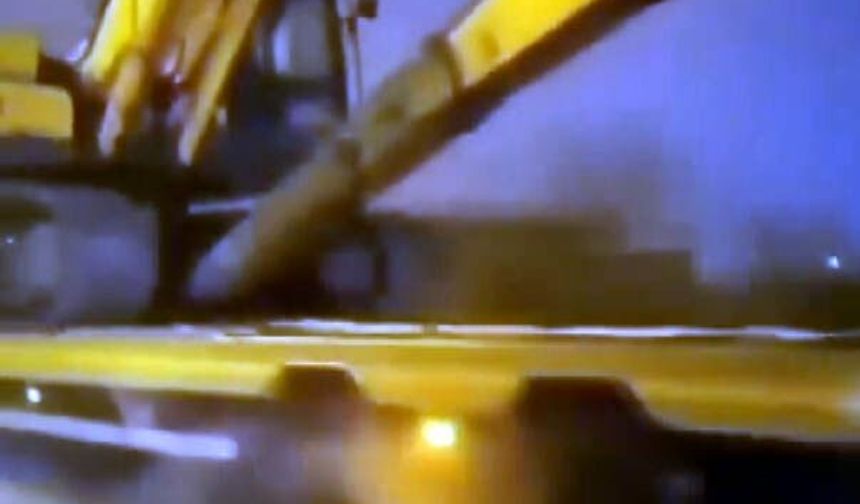 Deprem bölgesine giderken kadranı peçeteyle kapatmış