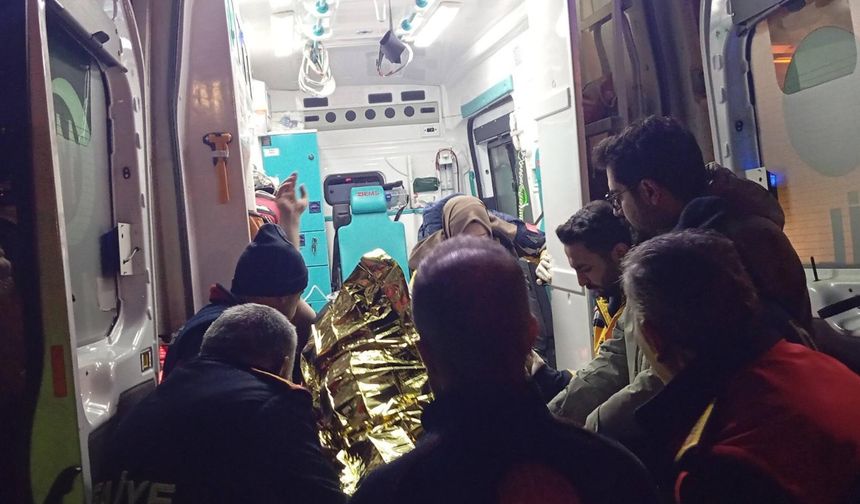 Iğdır'da belediyeye ait kamyon eve girdi