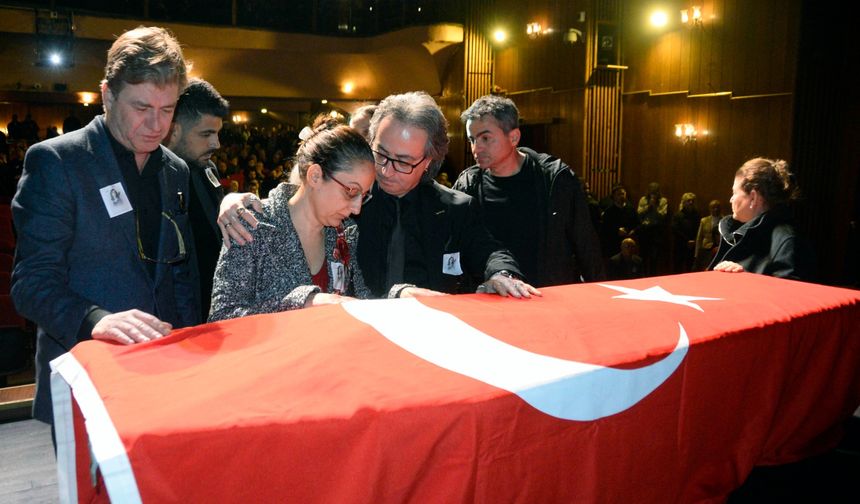 Keman sanatçısı Laçin, mezarı başında anıldı