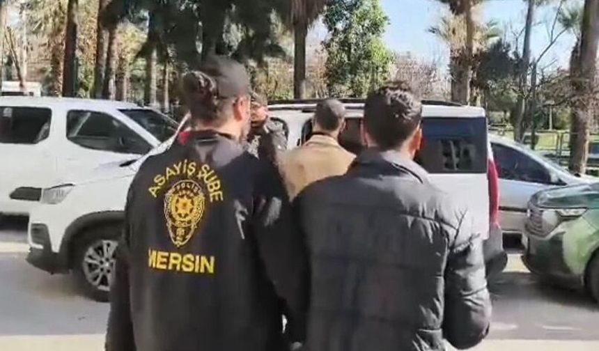 Kendilerini polis olarak tanıtarak dolandırdılar