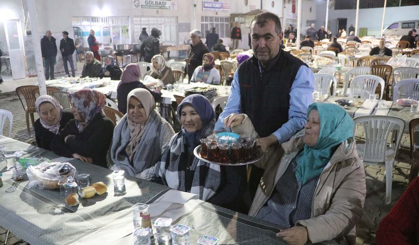 Ramazanda iftar yemeklerini erkekler hazırlıyor