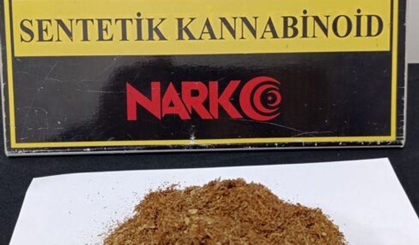 Şüpheli araçtan uyuşturucu çıktı