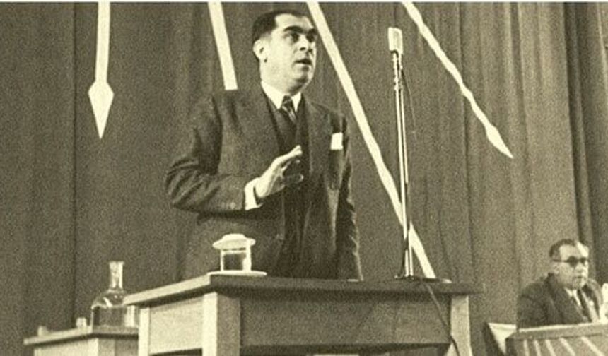 Hasan Ali Yücel, vefatının 65'inci yılında mezarı başında anıldı