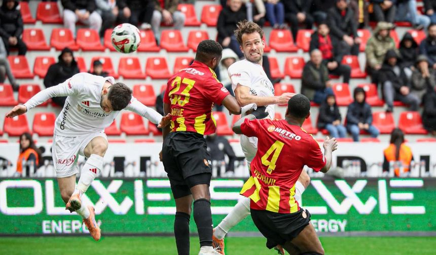 Kayserispor, Antalyaspor'u son dakikada devirdi