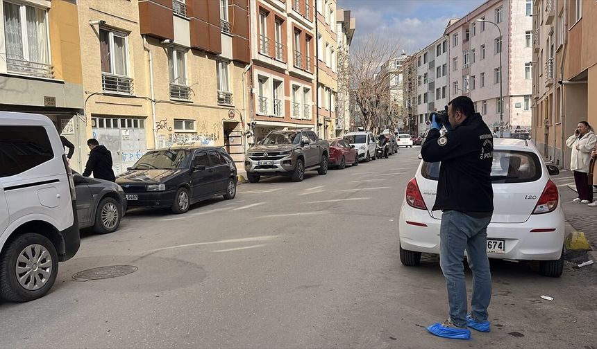 Eskişehir'de apartmandan düşerek yaralandı