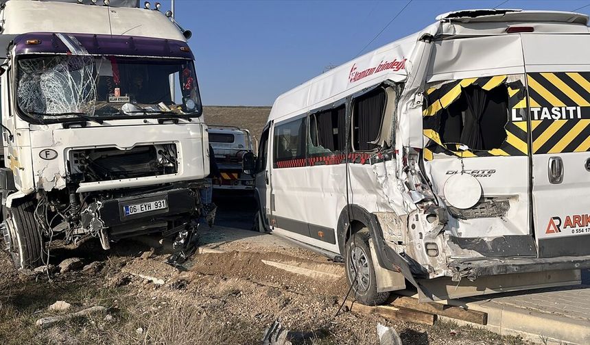 Eskişehir'de zincirleme trafik kazası