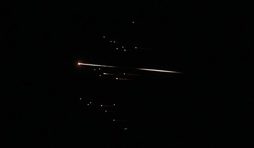 İran duyurdu: İsrail ile ABD'nin bölgedeki bazı üsleri hedef alındı