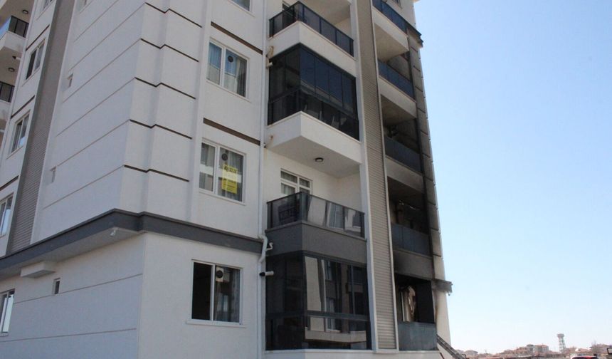 Aksaray'da apartmanda yangın: 10 kişi hastaneye kaldırıldı