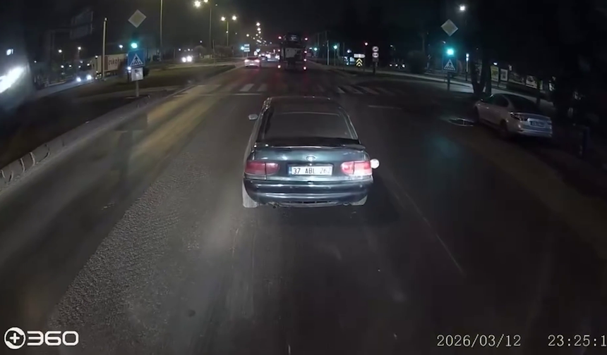 Bolu'da oto kurtarıcıda yüklü otomobil, yola düştü