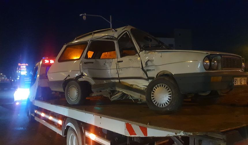 Düzce'de Kavşakta Otomobil ve Minibüs Çarpıştı