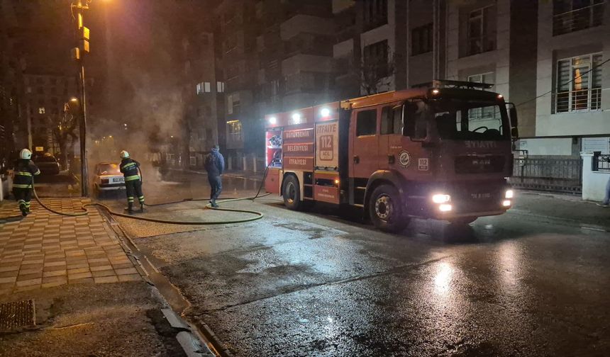 Eskişehir'de Park Halindeki Otomobilde Yangın Çıktı