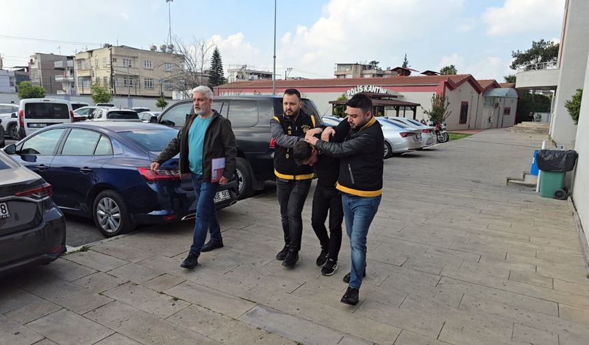 Fiyat sormak için girip cep telefonunu çaldı