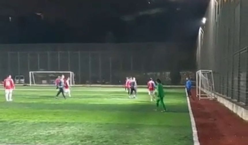 Halı sahada kalp krizi geçirdi