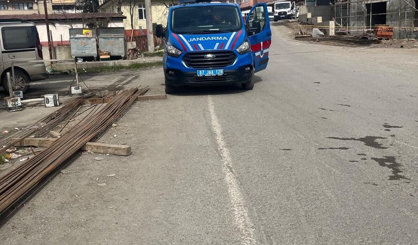 İnşaattın 3'üncü katından düşen işçi ağır yaralandı