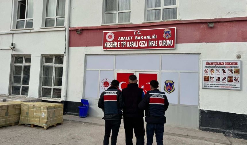 Kırşehir'de uyuşturucu satarken yakalandı