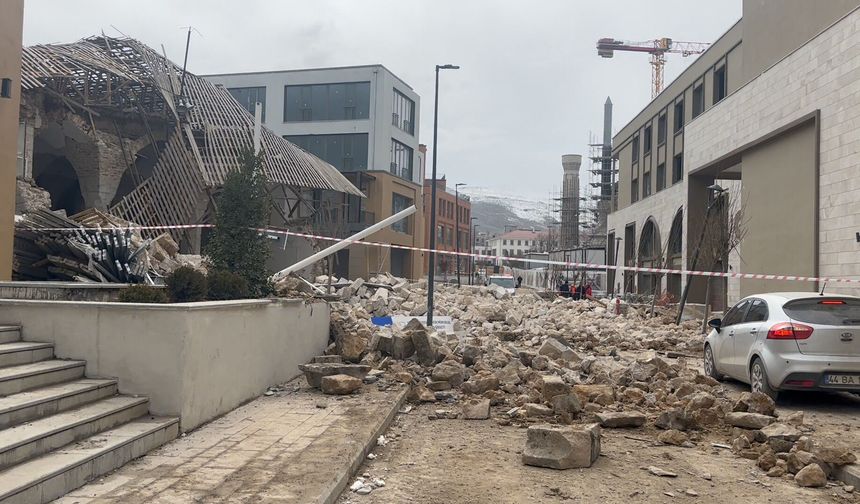 Malatya'da Cami İnşaatında Göçük