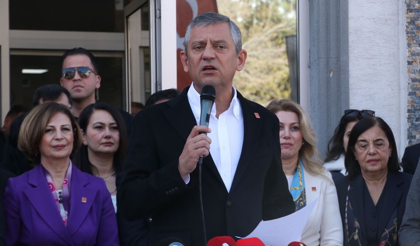 Özgür Özel: “Emeklinin ve emekçinin yüzü gülerse esnafın derdi kalmaz”