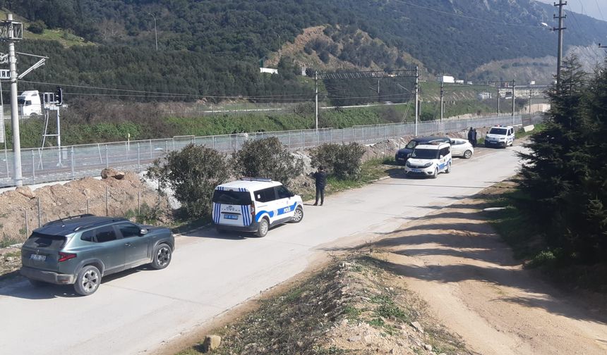 Trenin çarptığı yaya yaşamını yitirdi