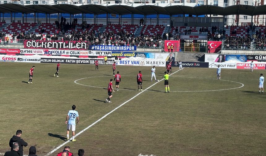 Van Spor, evinde Adana Demirspor'u 1-0'lık skorla devirdi