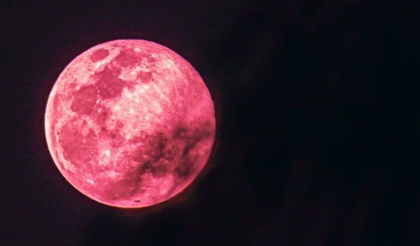 1 Nisan'da Gözler Gökyüzünde: Pembe Dolunayın Bilinmeyenleri Neler?