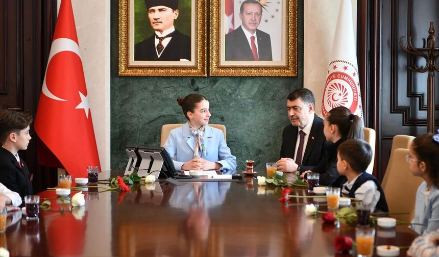 Ankara'nın Vali Koltuğu 5. Sınıf Öğrencisi Serra'ya Emanet