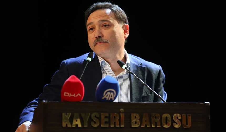 Kayseri'de avukatlar, kendi günlerine özel konser verdi