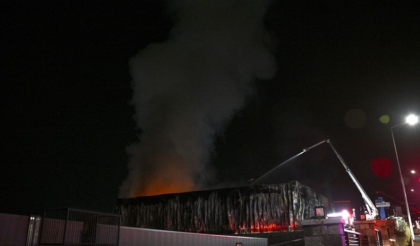 Sincan'da ilaç fabrikasını alevler sardı!