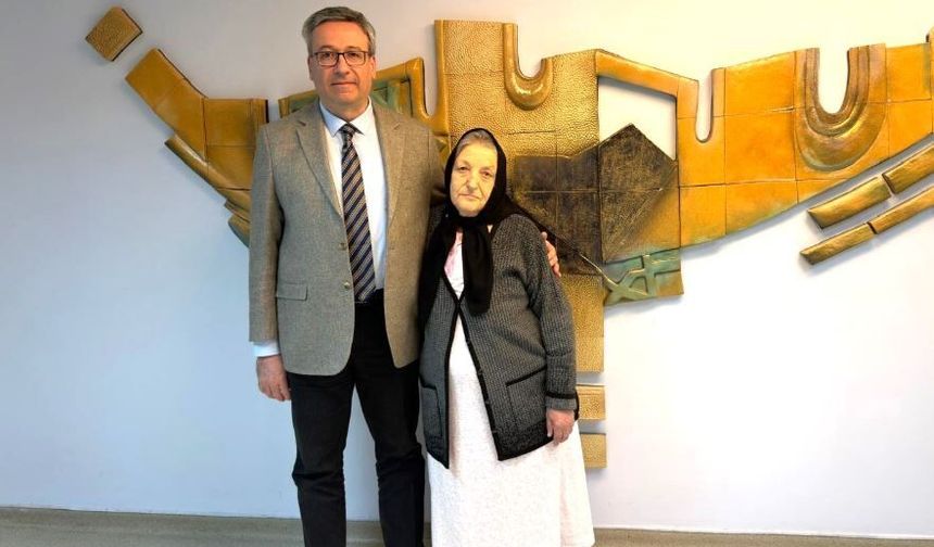 72 yaşındaki hastadan 3,7 kilo tümör alındı