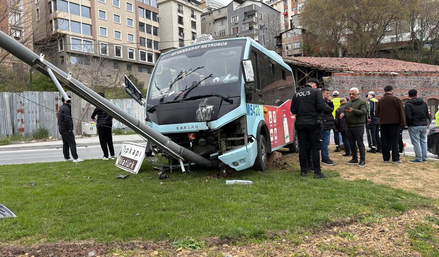 Beyoğlu'nda korkutan kaza: 5 yaralı