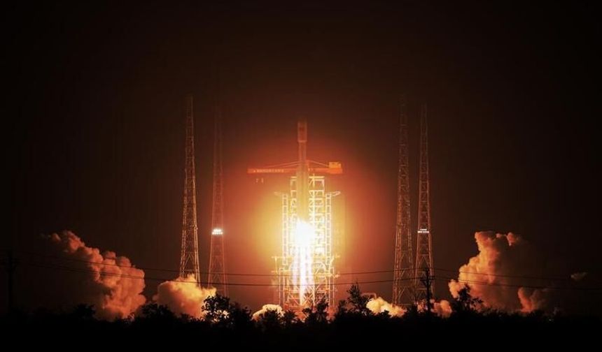 Çin Yeni Uyduları Uzaya Gönderdi