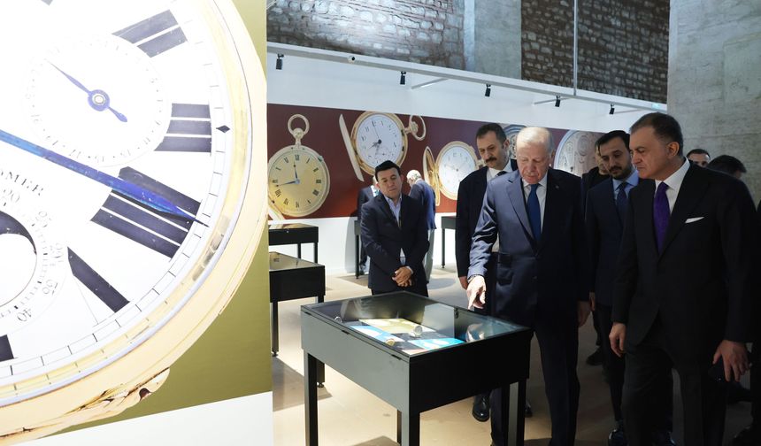 Cumhurbaşkanı Erdoğan 'Muhteşem Cep Saatleri Koleksiyonu' sergisini gezdi