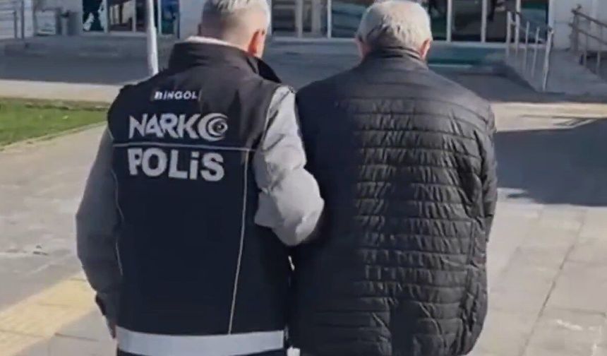 Firari hükümlü otomobilin bagajından çıktı