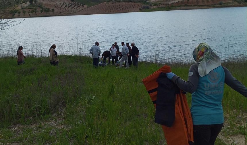 Girdiği gölette yaşamını yitirdi