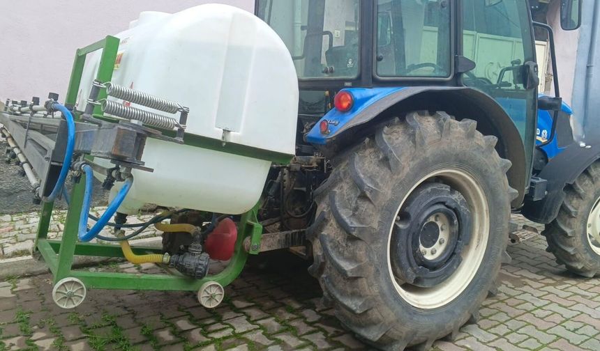 İlaç makinesini çıkarmak isterken sıkışarak öldü