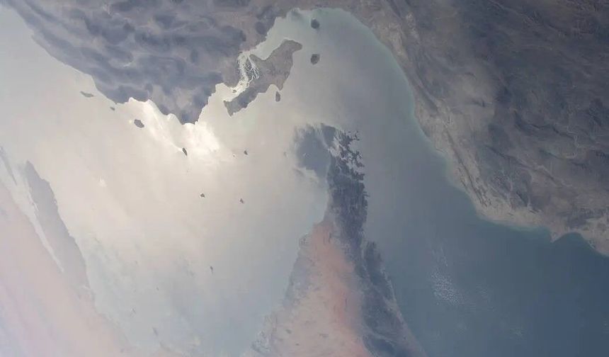 İran’dan Hürmüz Boğazı kararı: Abluka kalkmadan geçiş yok