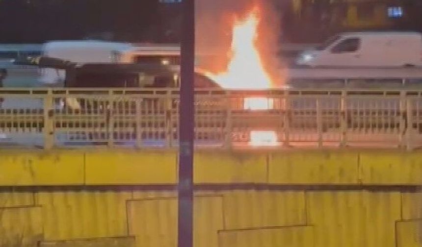 Kağıthane'de taksiyi alevler sardı