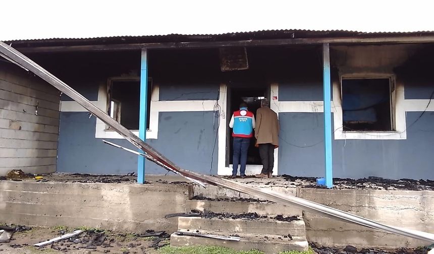 Kars'ta Tek Katlı Ev Yandı