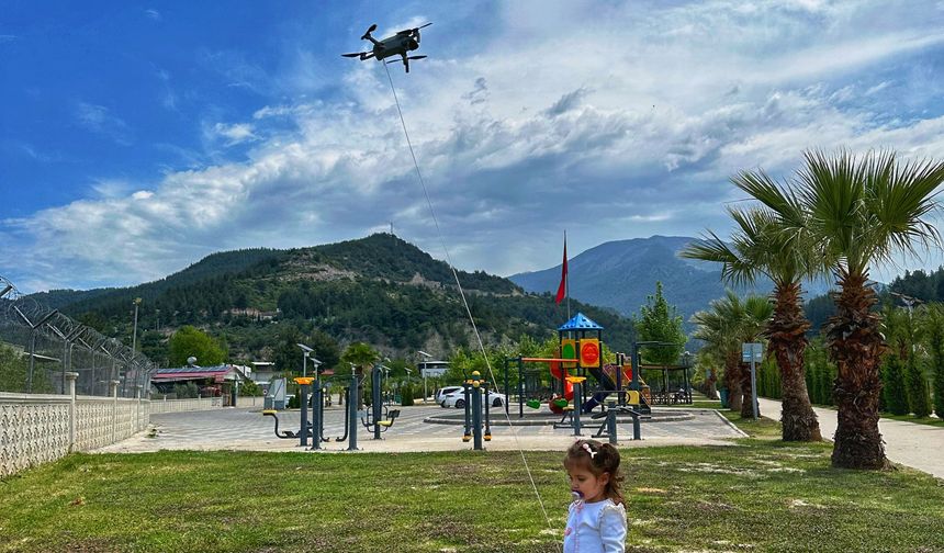 Küçük İnci, emziğine dronla veda etti