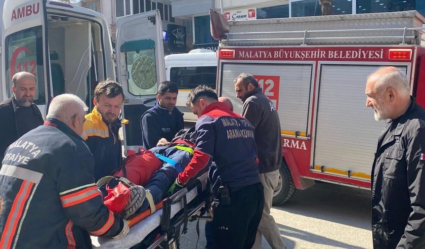 Malatya'da İşçi Asansör Boşluğuna Düştü