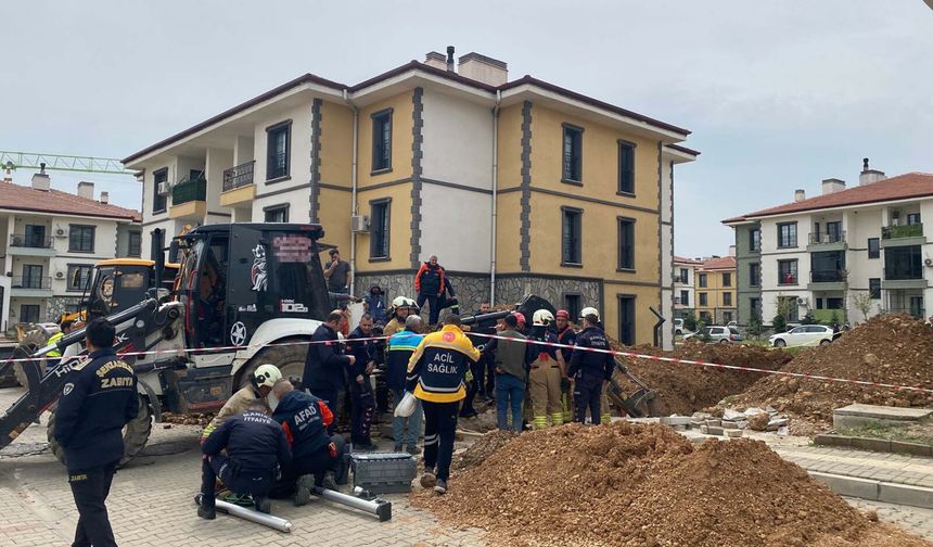 Manisa'da kanalizasyon çalışmasında göçük