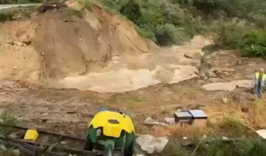 Mersin'de sağanak hayatı olumsuz etkiledi