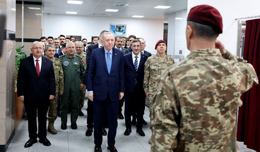 MSB’den Erdoğan’a Selam Duran Bordo Bereli Fotoğrafı Paylaşımı