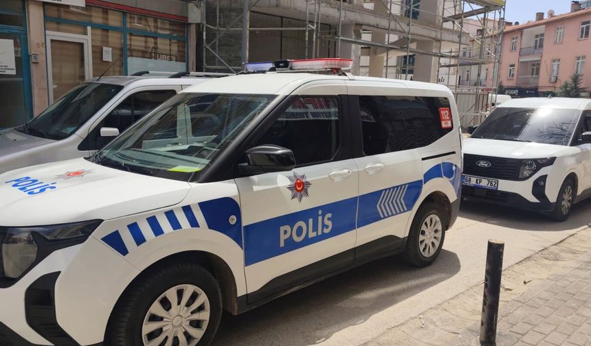 Olumsuz cevap alınca kuzenini bıçakladı