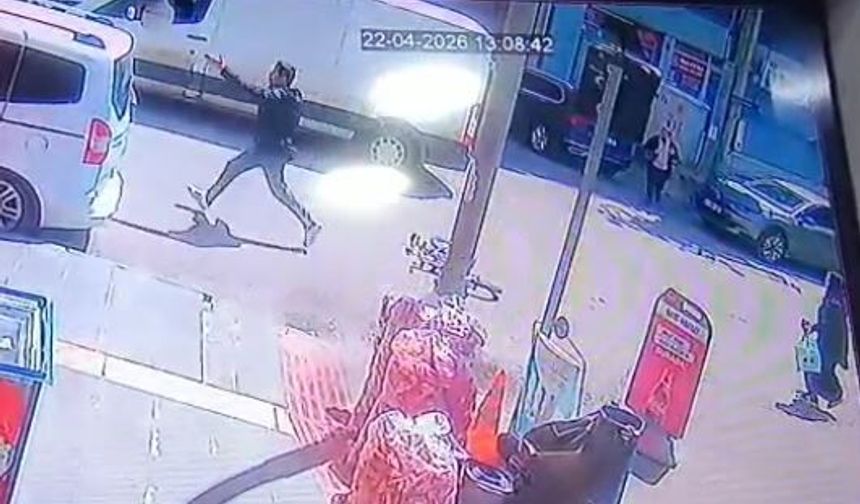 Otomobilin altında 10 metre sürüklendi