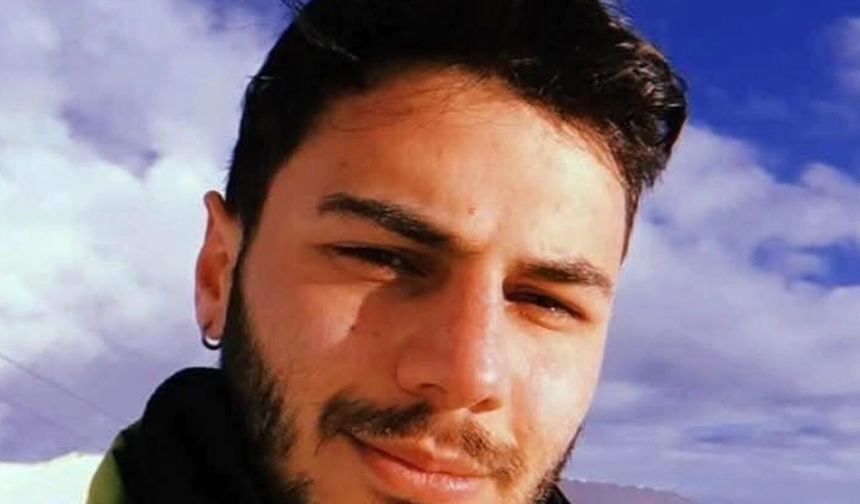 Otomobille çarpışan motosiklet sürücüsü hayatını kaybetti