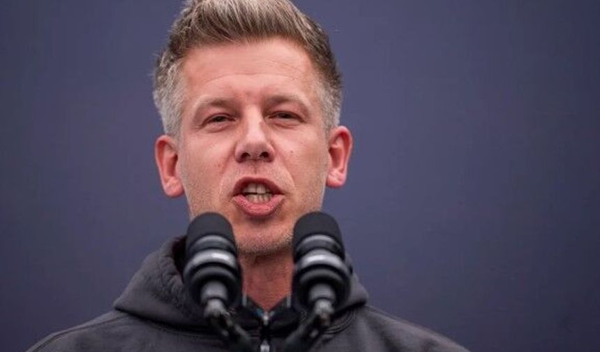 Macaristan'da Orban Dönemi Bitti! Peter Magyar Kazandı