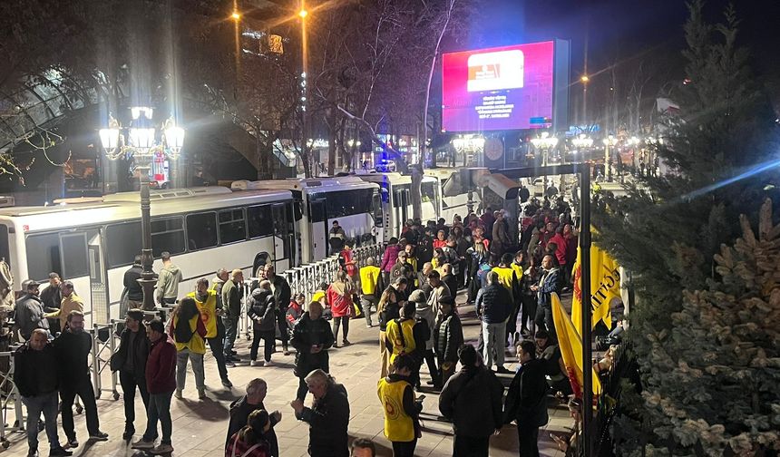 Ankara’da Öğretmenlerden Yaşam Nöbeti!