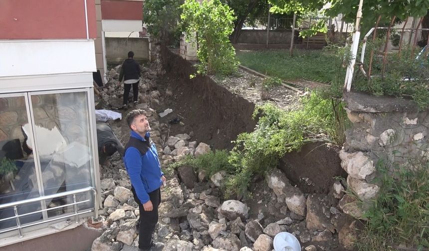 Amasya'da İstinat Duvarı Çöktü