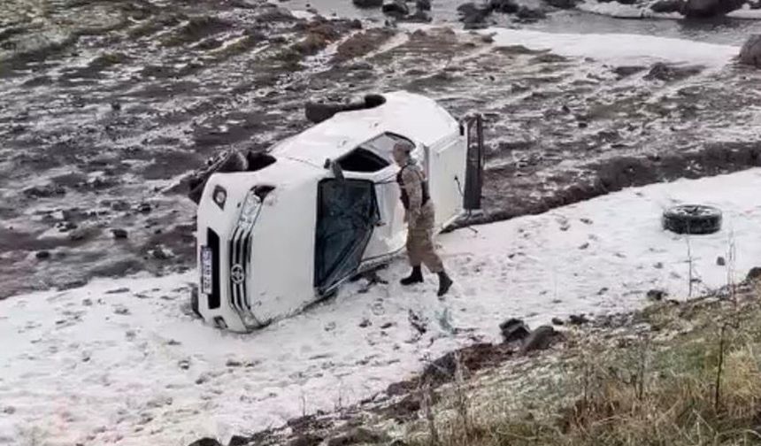 Ardahan'da devrilen askeri araçta iki astsubay yaralandı