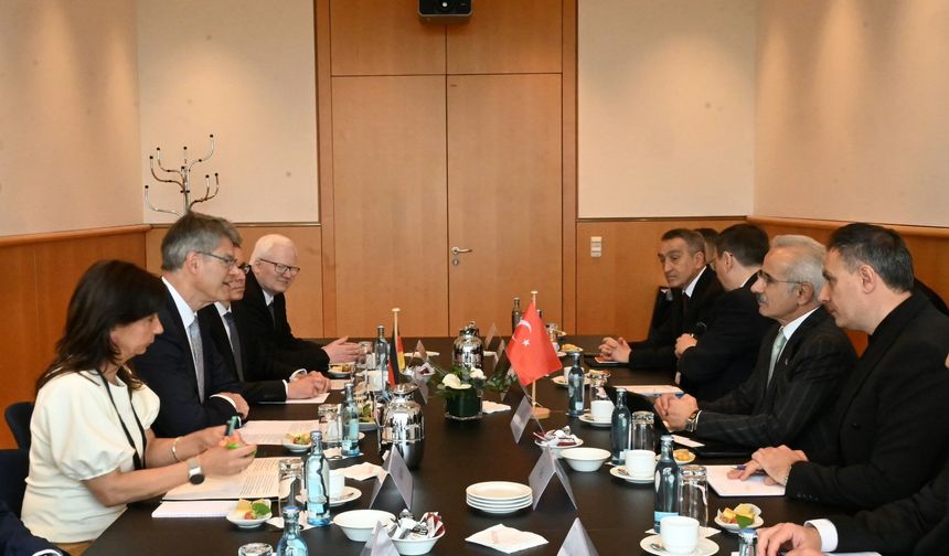 Bakan Uraloğlu, Alman mevkidaşı Schnieder ile görüştü